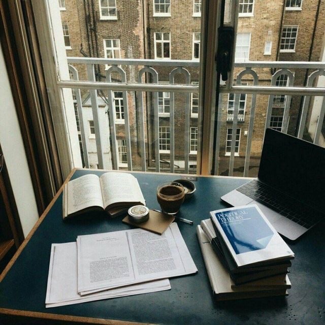 This image has an empty alt attribute; its file name is large6.jpg